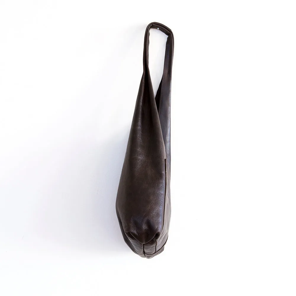 candid sling | outer pockets | small