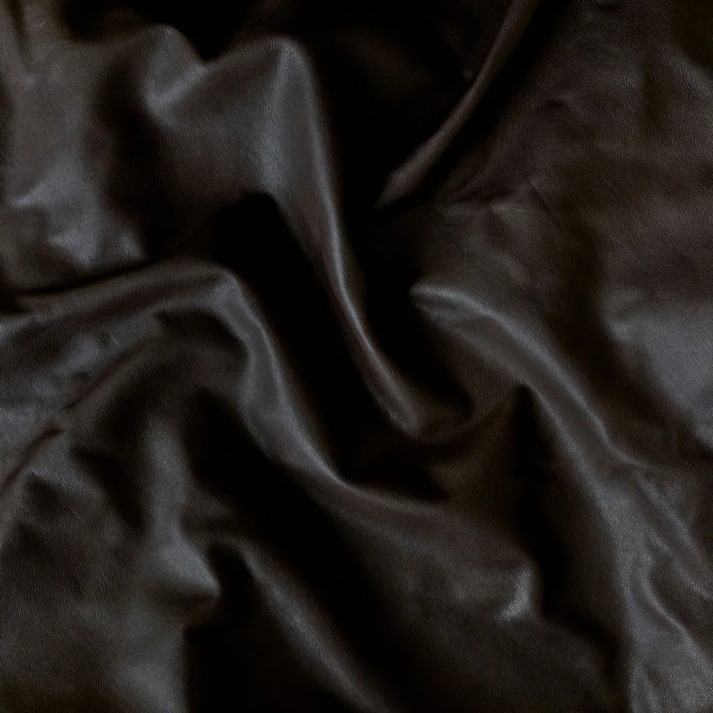 candid sling | outer pockets | small