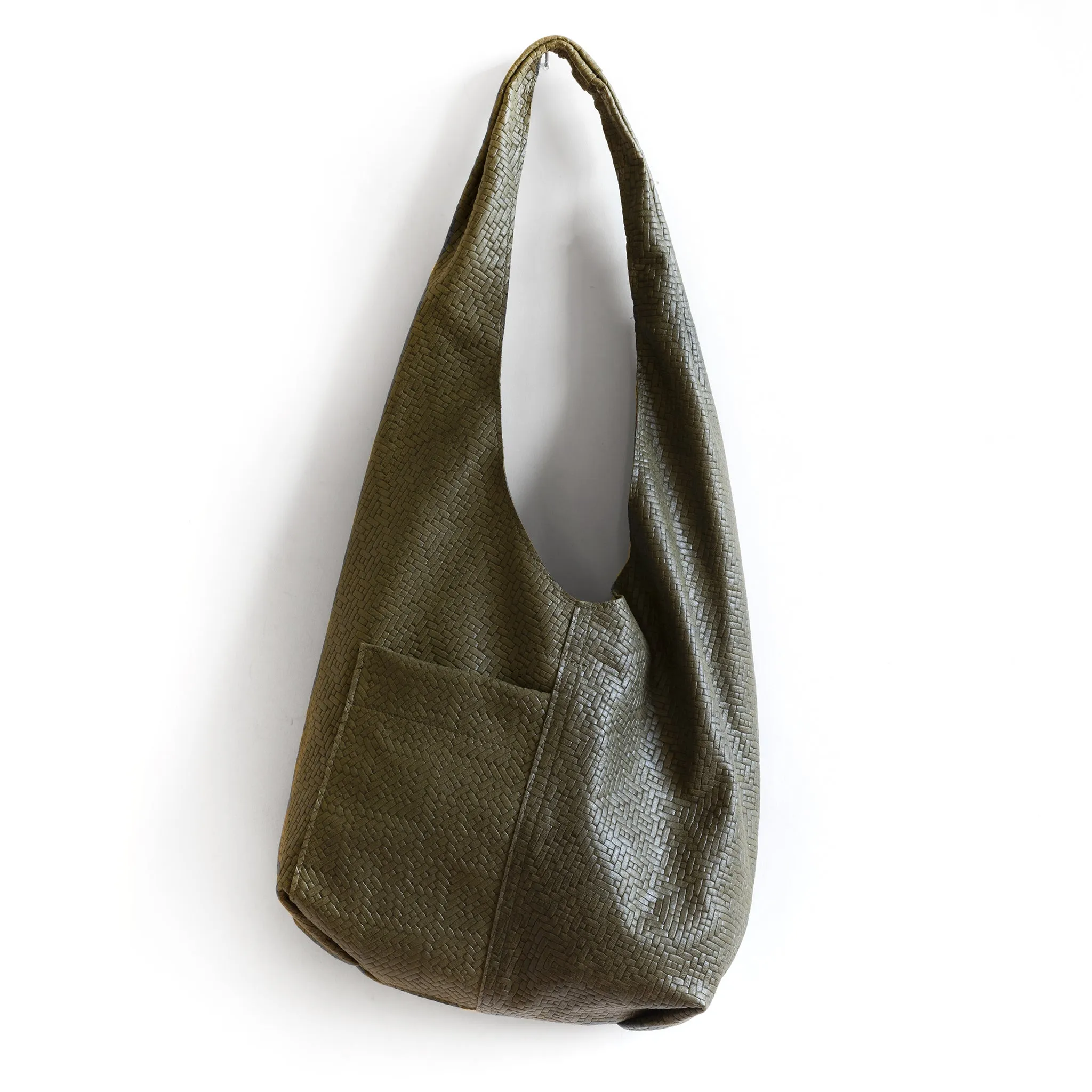 candid sling | outer pockets | small