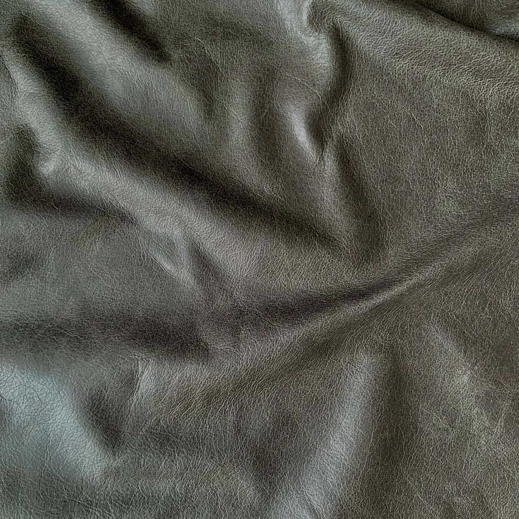 candid sling | outer pockets | small
