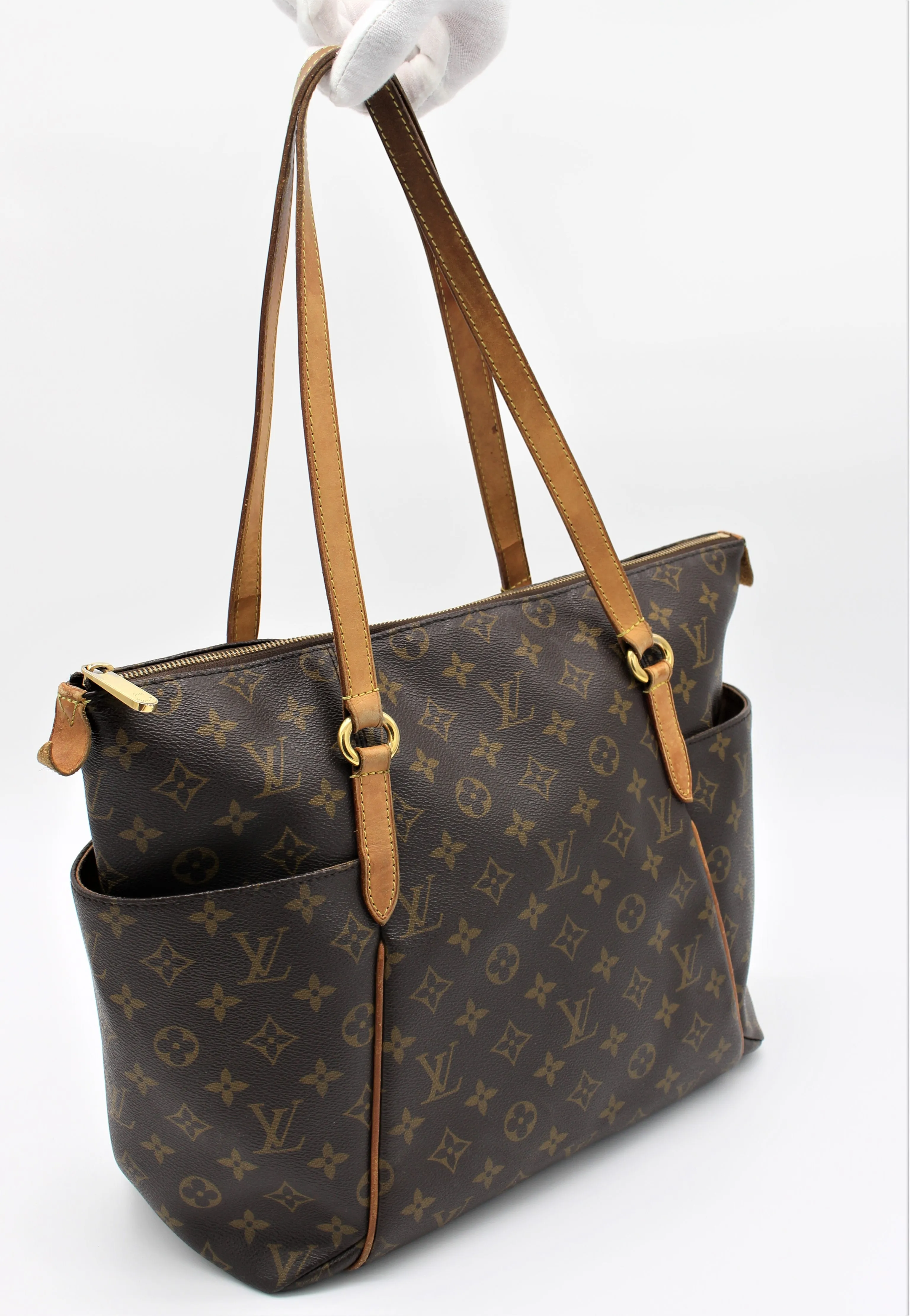 LOUIS VUITTON Totally MM Bag