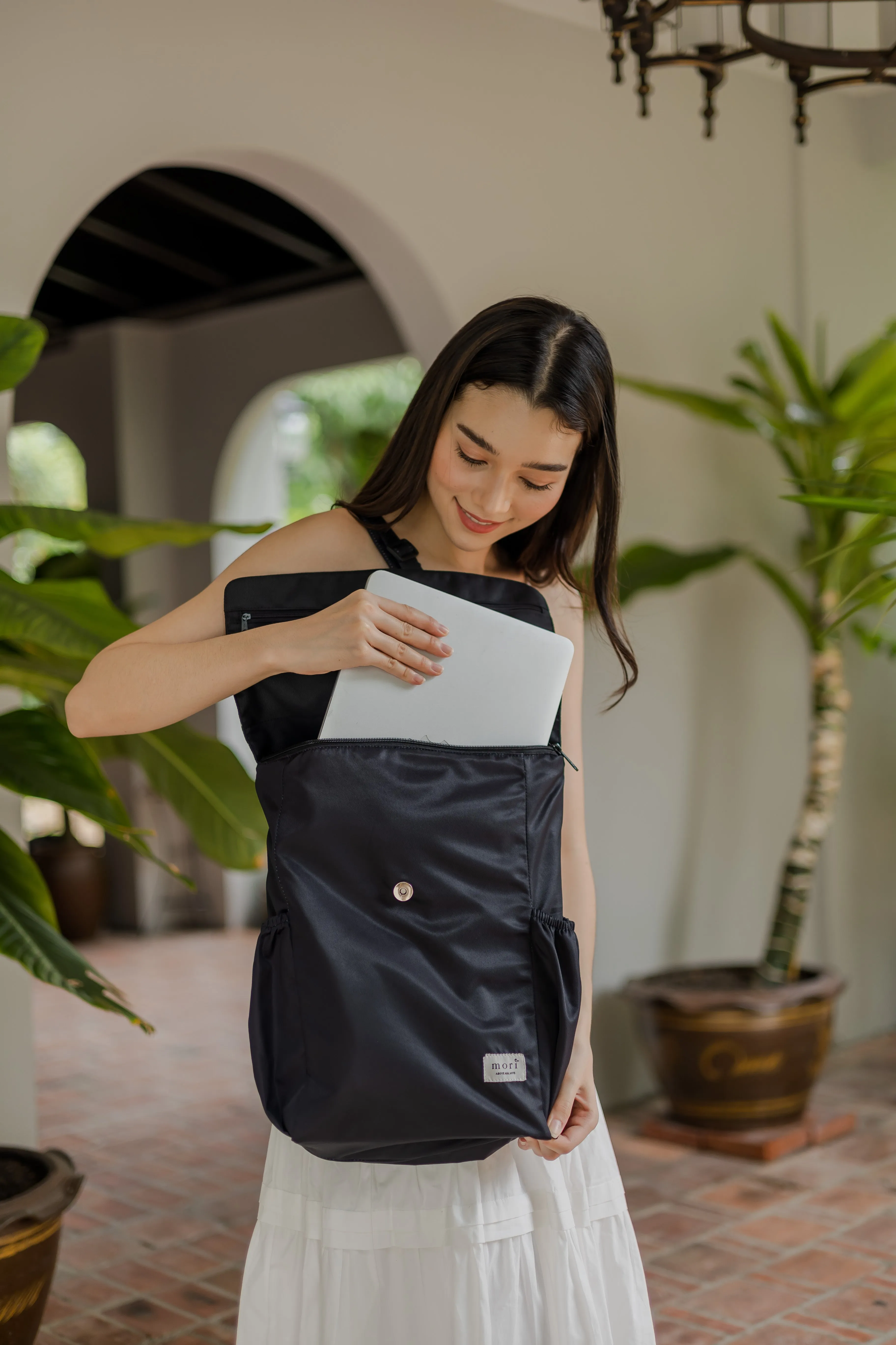 {{Lovetheark x Mori}} Chamomile Black Utility 4-Way Washable Bag 2.0