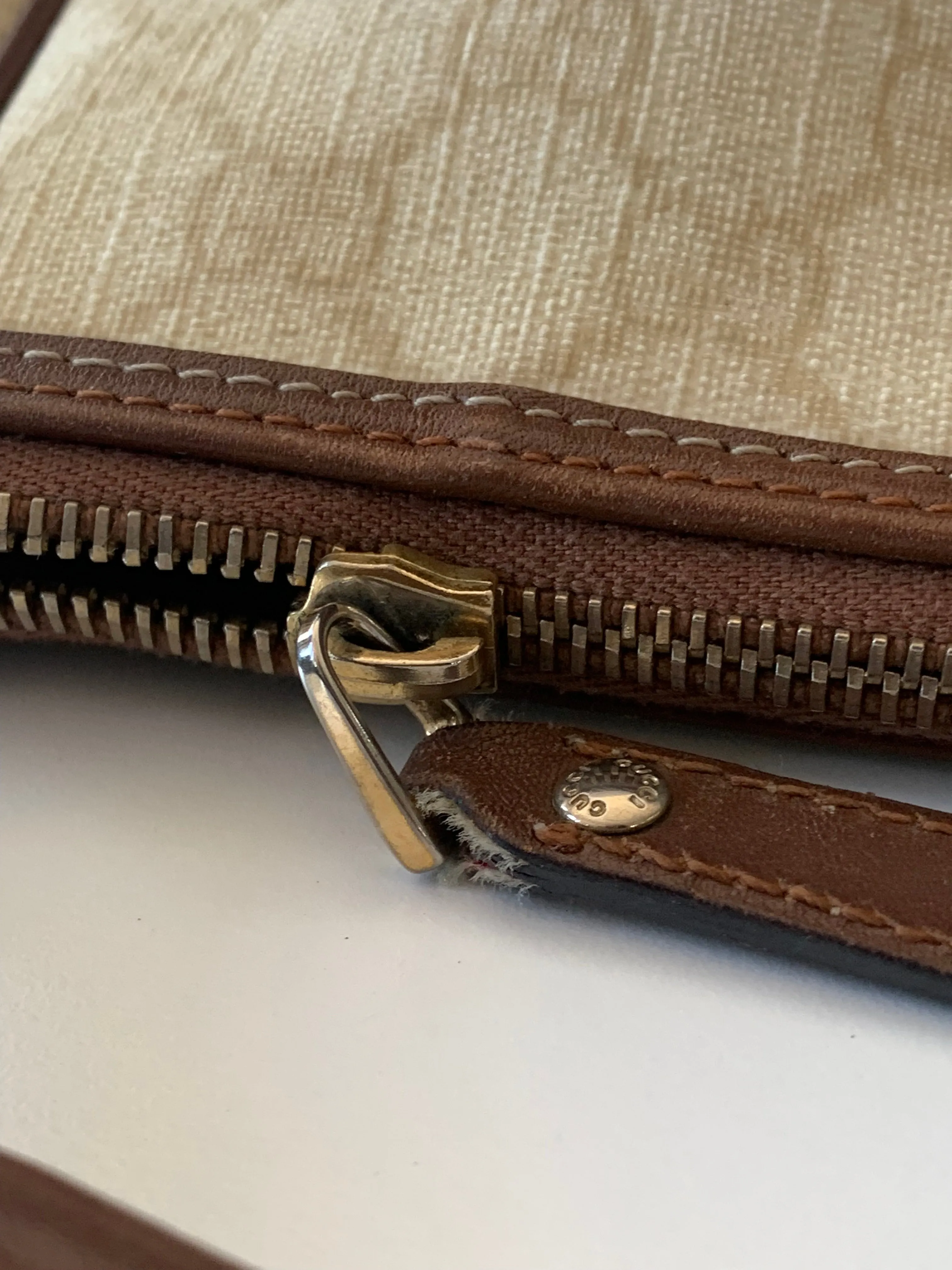 <b>GUCCI </b> <br>GG Plus Joy Hobo