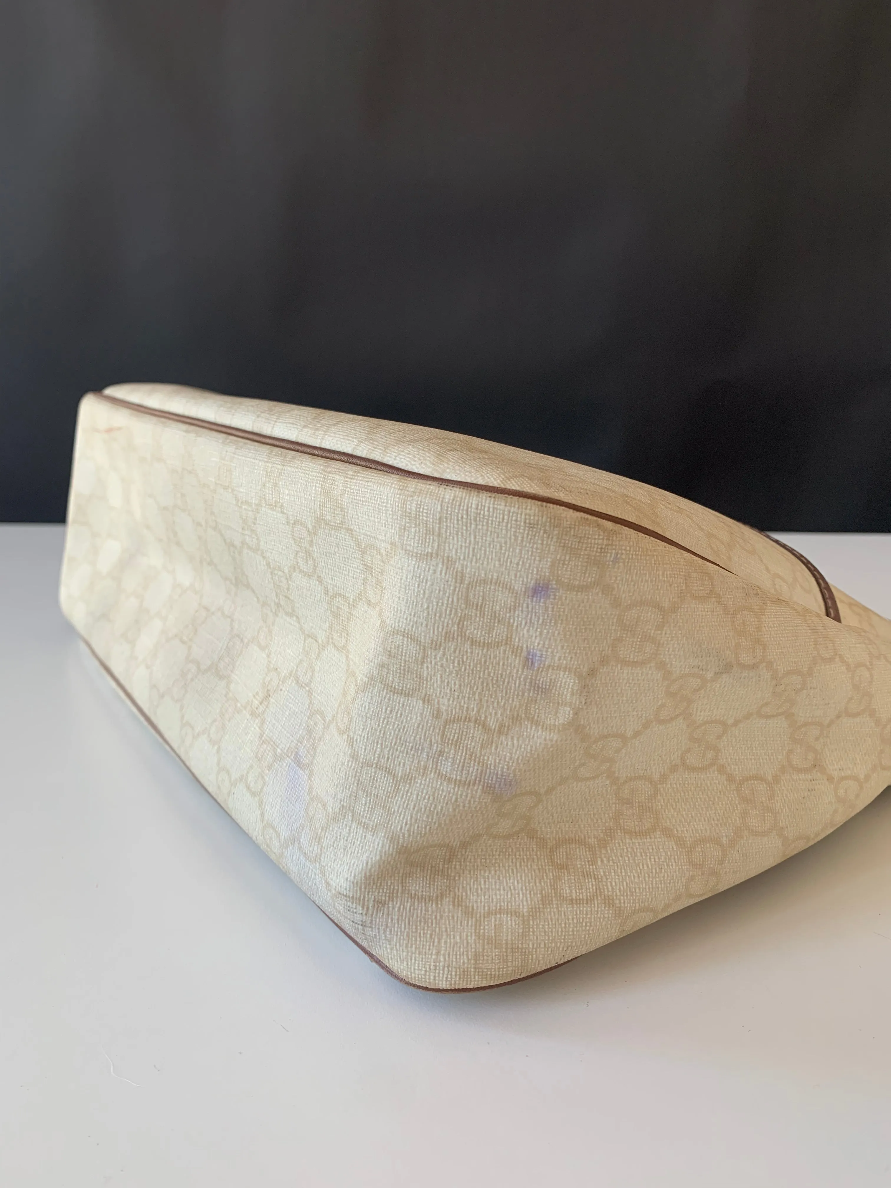 <b>GUCCI </b> <br>GG Plus Joy Hobo