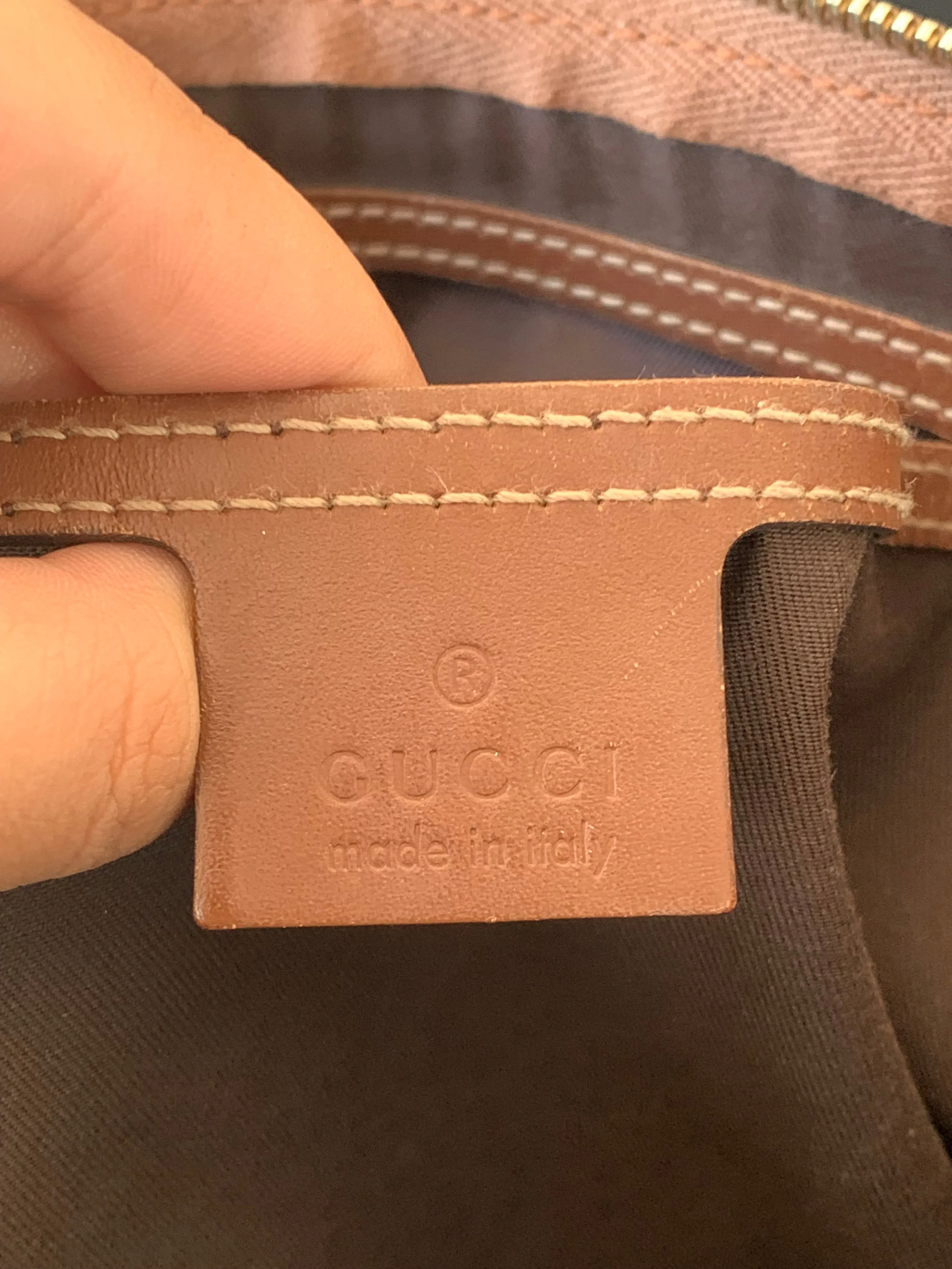 <b>GUCCI </b> <br>GG Plus Joy Hobo
