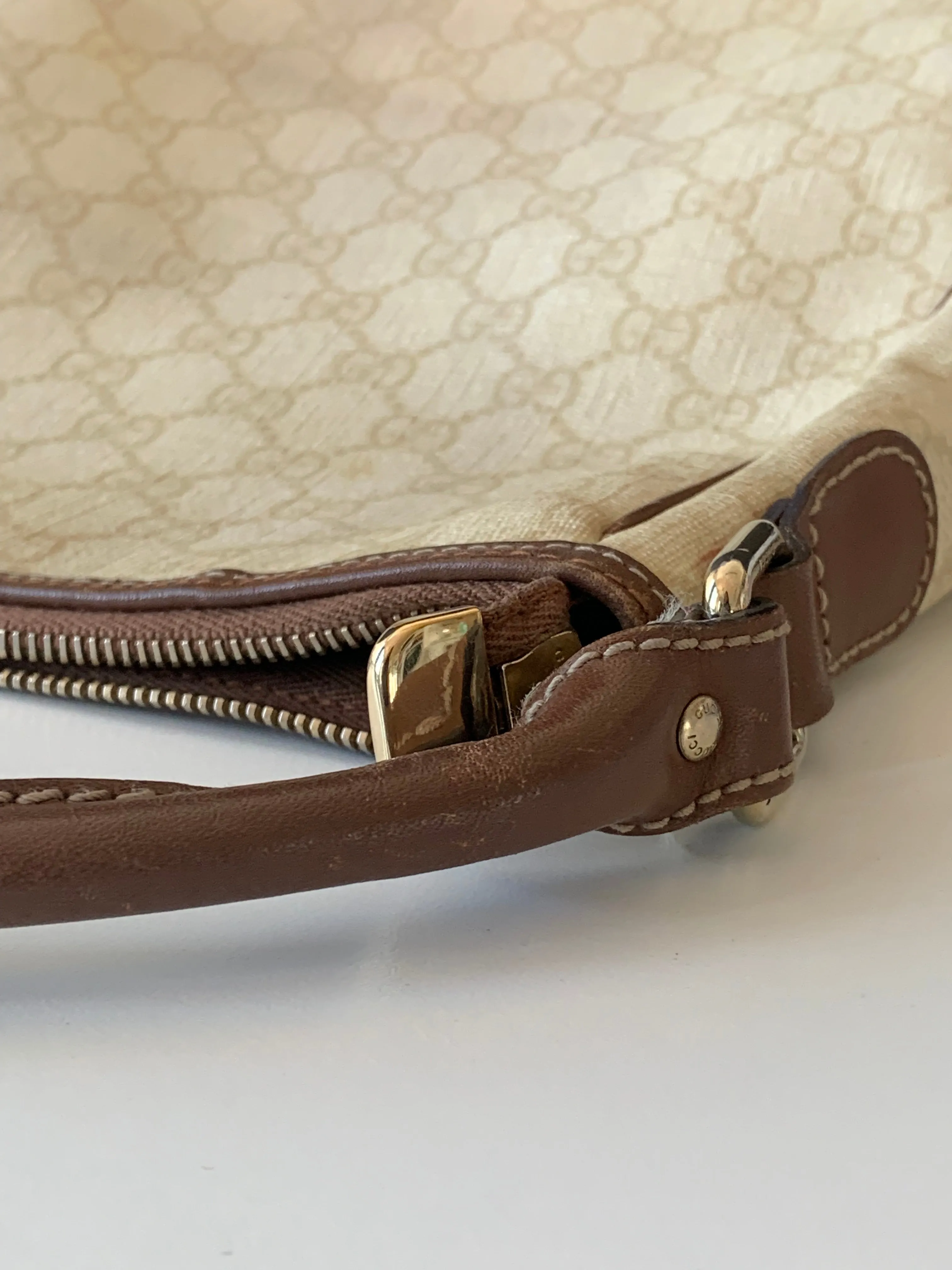 <b>GUCCI </b> <br>GG Plus Joy Hobo