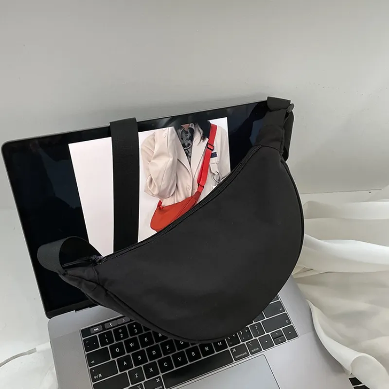 Simple and Versatile U-Shape Crossbody Bags