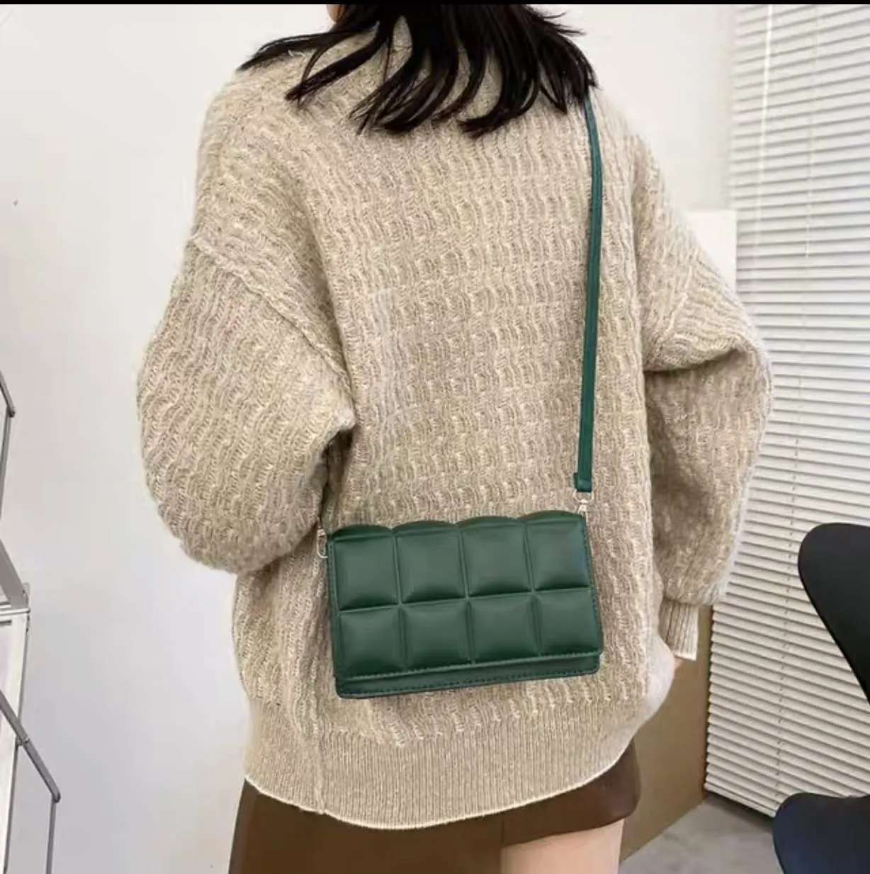 Solid color swank bag