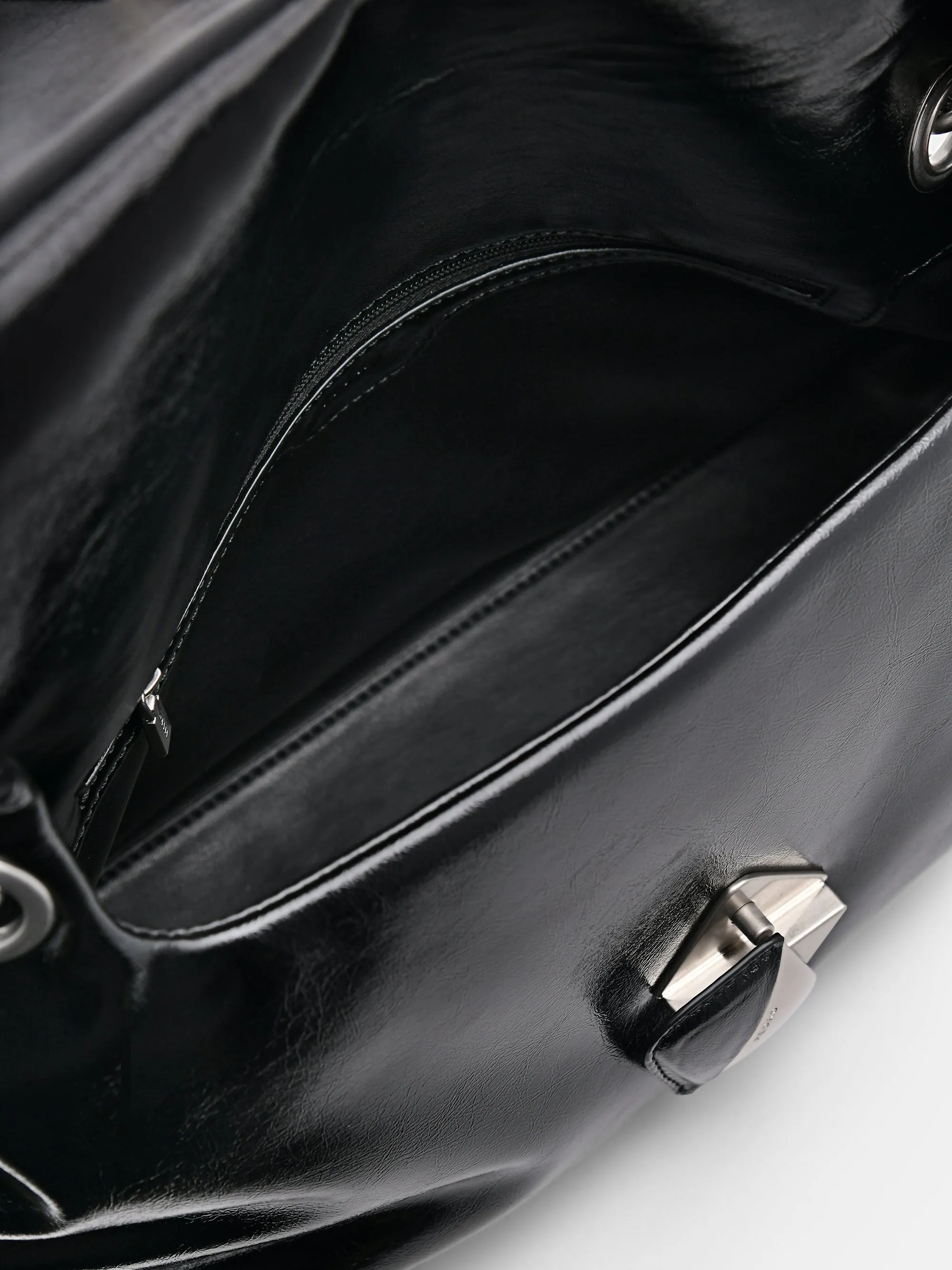 Tria Shoulder Bag